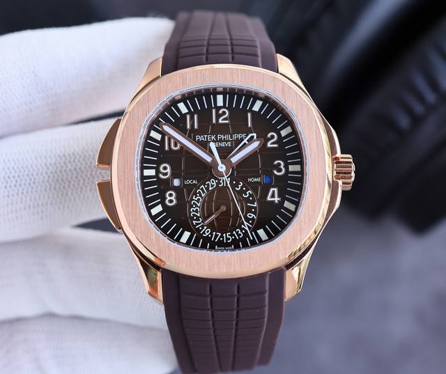 百达翡丽Aquanaut系列5164A-001腕表具现代感 国际感的两地时间复杂功能 更符合年轻世代的品味与需求 表壳 40.8MM表径 厚度11.8MM 依旧