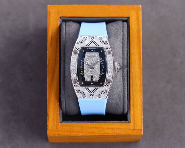 理查德米勒RM007-1表界的女神 女士们梦寐以求的腕表 也被称为 钻石克朗 Richard Mille坚持不懈地追求RM 7的技术完美 专为那些欣赏高端腕表的 - 点击图像关闭