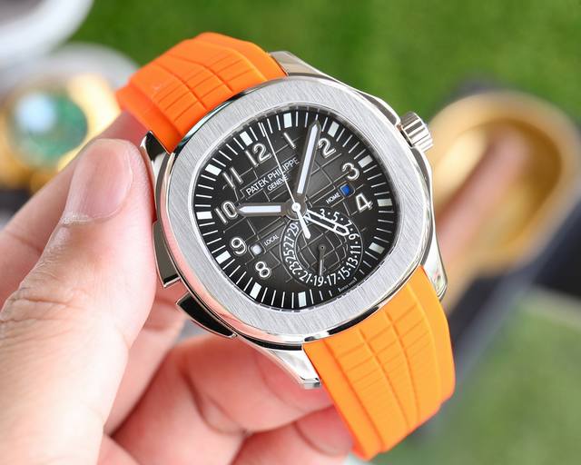 白 金 百达翡丽Aquanaut系列5164A-001腕表具现代感 国际感的两地时间复杂功能 更符合年轻世代的品味与需求 表壳 40.8MM表径 厚度11.8M