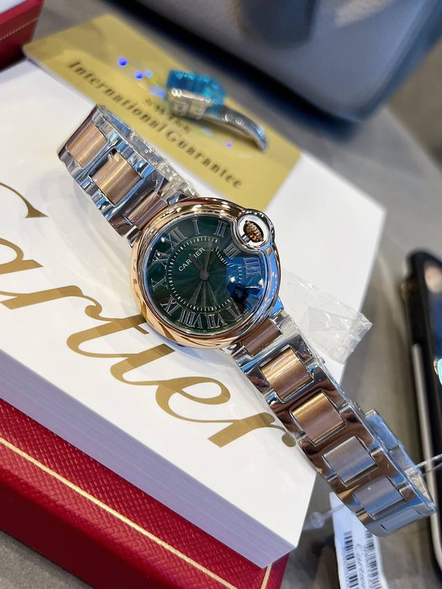 批白 金 钻 30v6蓝汽球系列28 33 36尺寸 一款深的正品精髓的一款腕表 认准细节很重要 指针是烧蓝钢指针 玻璃不单单只是蓝宝石 这些都是原装才有的细节