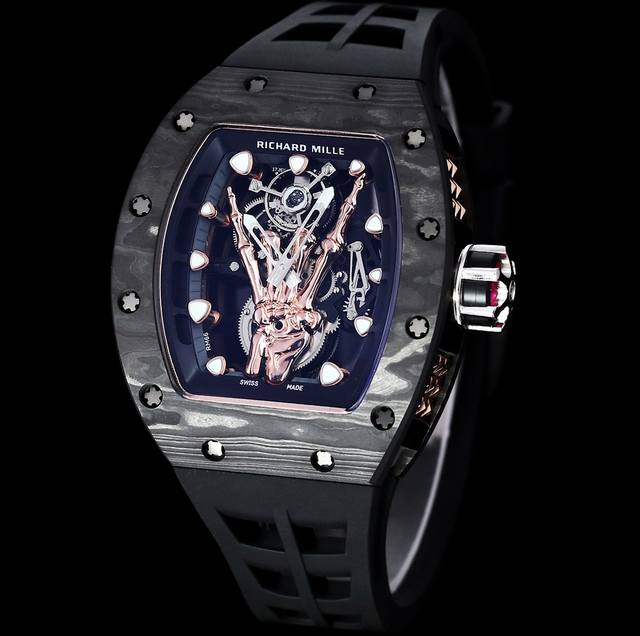 Richard Mille 理查米尔 Rm40-01 这是瑞士高端腕表品牌richard Mille与迈凯伦联合推出的第三款腕表 意义非凡 这款腕表在设计上从s - 点击图像关闭