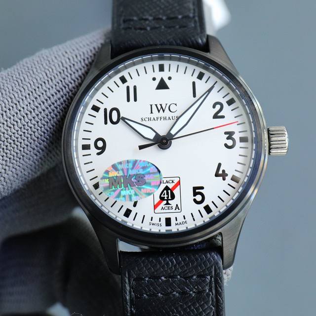西铁城版本 Mks幅本 三码合一 黑桃iwc 刚刚推出一枚飞行员系列新作 Pilot S Watch Automatic 41 Black Aces 大三针腕表
