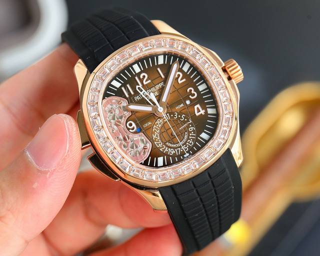 白 金 钻100 百达翡丽aquanaut系列5164A-001腕表具现代感 国际感的两地时间复杂功能 更符合年轻世代的品味与需求 表壳 40.8Mm表径 厚度