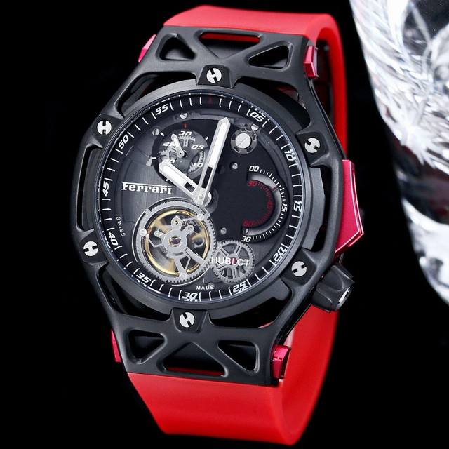 2024最新改款 Hublot 宇舶表 Techframe Ferrari 法拉利70周年陀飞轮计时腕表.采用法拉利开发跑车的创意流程设计腕表. 引擎 机芯为灵