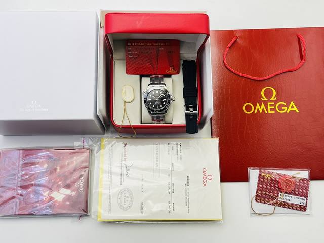 Om Factory2024墙裂推荐 以全新欧米茄omega 8800一体机芯再造经典 欧美茄海马300米系列腕表 1表径42Mm 跟官网一致尺寸 2弧拱形双面