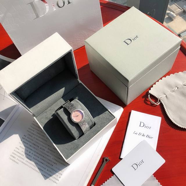 超级硬货到！原单la D De Dior Satine系列高级仙女腕表，生动呈现了迪奥制表的精魂，弥足珍贵的高雅风格。米兰网织工艺精钢表链，超级秀气，完美契合仙
