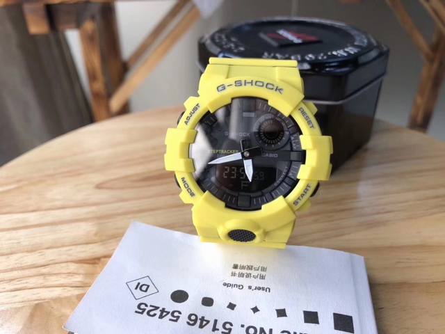 卡西欧casio G-Shock Gba-800，抗震的结构，无机玻璃，20气压防水，针躲避功能，记秒表，计时器，闹钟，全自动日历，1表盘直径约48Mm 介于男