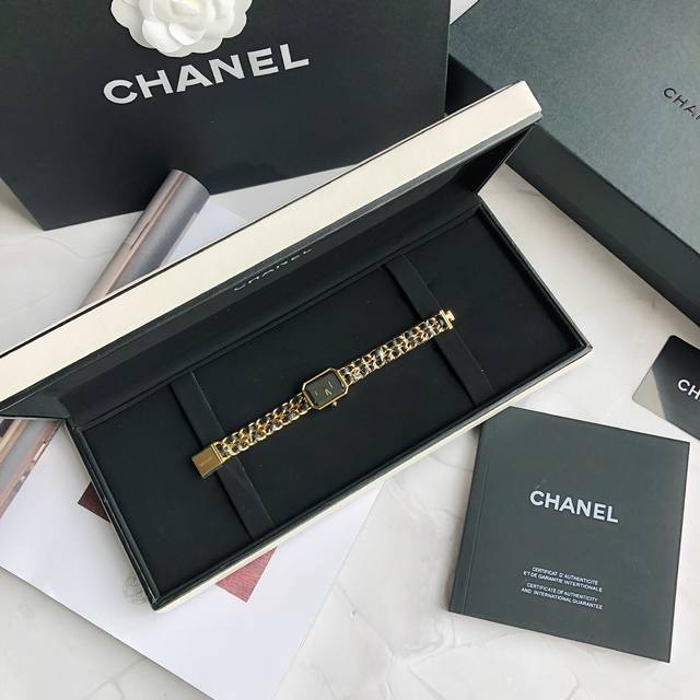 Chanel Premiere是小香家第一款小方腕表，秒杀市面版本，请相信我们对品质的追求，钢色 复古金色现货发 皮革与精钢的结合，中古表界的万人迷，复古优雅表