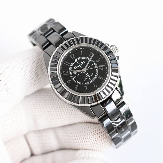 Sj出品 Tw 超级陶瓷新品 Chanel 香奈儿 J12系列33Mm腕表！女神福利，匠心之作 年度巨制！R28 最新版本细节 1表壳尺寸而原版一致，采用33M