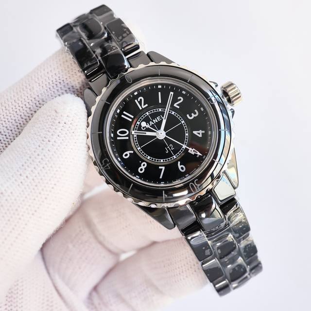 Sj出品 光面 钻面 超级陶瓷新品 Chanel 香奈儿 J12系列33Mm Cm2 腕表！女神福利，匠心之作 年度巨制！ 最新版本细节 1表壳尺寸而原版一致，