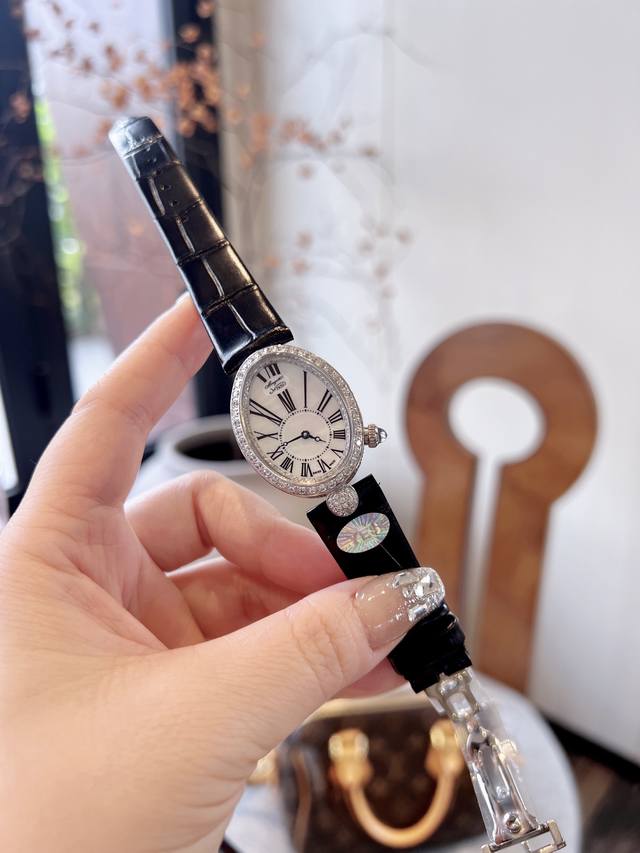 宝玑那不勒斯王后系列reine De Naples高品质女士瑞士石英机芯女表，腕表设计灵感正是来自宝玑大师为那不勒斯王后卡洛琳 缪拉所创制的世界首枚腕表。该系列