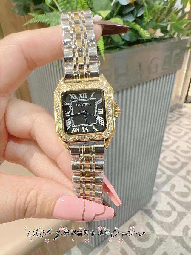 卡地亚 Cartier 猎豹手表，新款 罗马刻度面 华丽而不羁，是panthère De Cartier猎豹所传达的美学风格。它线条流畅，魅惑动人，柔软服帖于腕 - 点击图像关闭