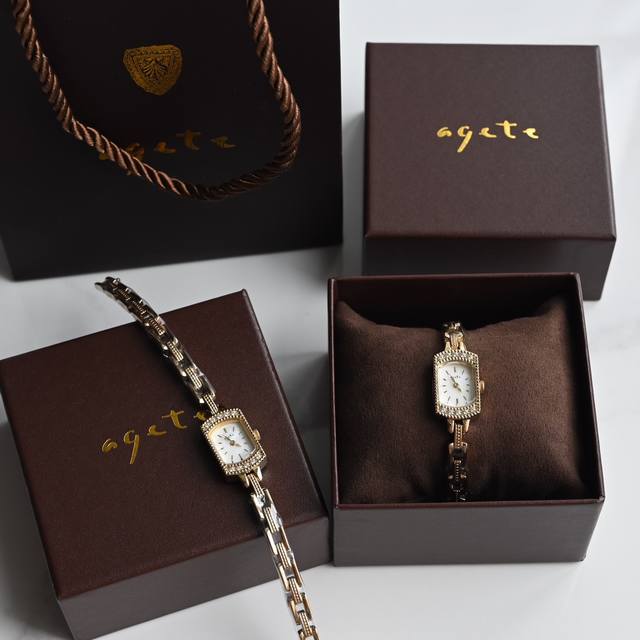 Agete 原单阿卡朵手表，这是一个日本的轻奢品牌，1990年就成立了，质感很好，这只表比较中古秀气，很好搭衣服。 Agete 型号6341.尺寸14*23,表