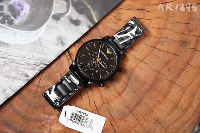 品牌：阿玛尼实拍 Armani 经典铸就 风尚绅士 商务精英范 类型：新款潮流商务男士石英腕表 型号：Ar1895 指针：时，分，秒，3小秒 表面：黑色字面 表