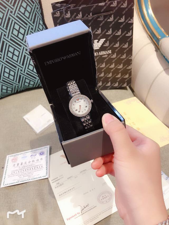 阿玛尼女士钢带皮带手表armani阿玛尼专柜爆款30表盘女士手表.